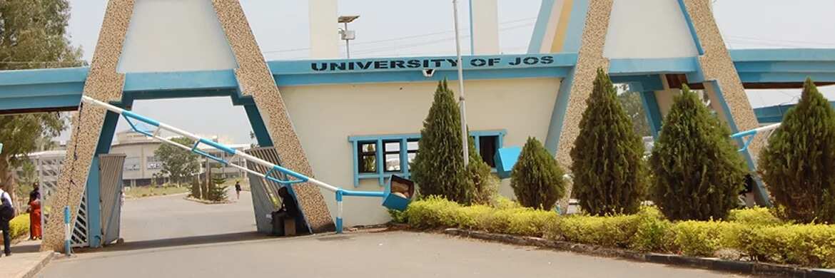 Cigarette smoking accelerates the onset of menopause in women, according to the University of Jos (UNIJOS).